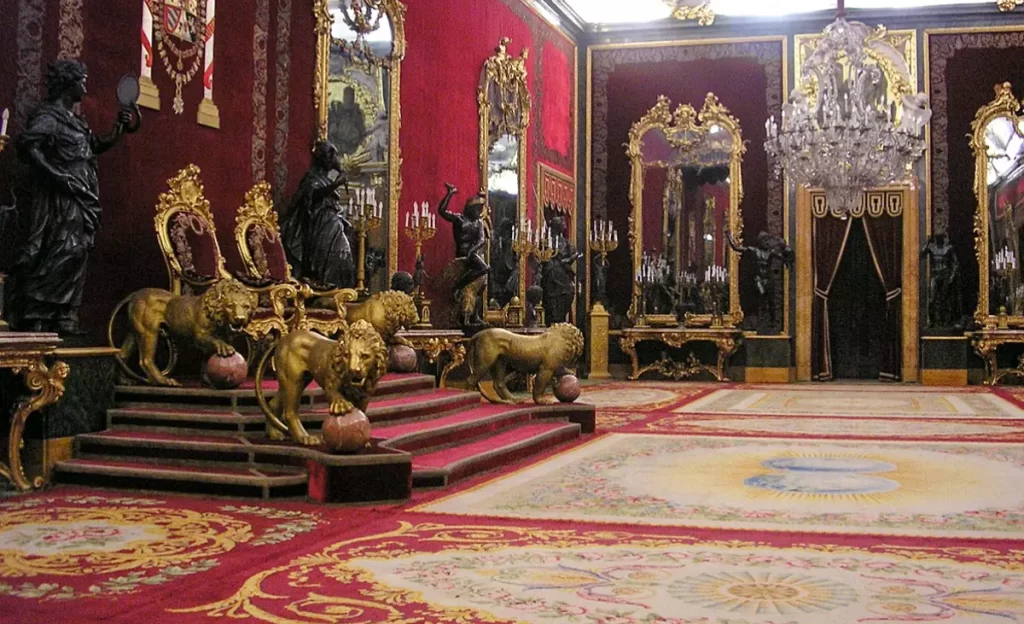 Madrido karališkieji rūmai sosto kambarys